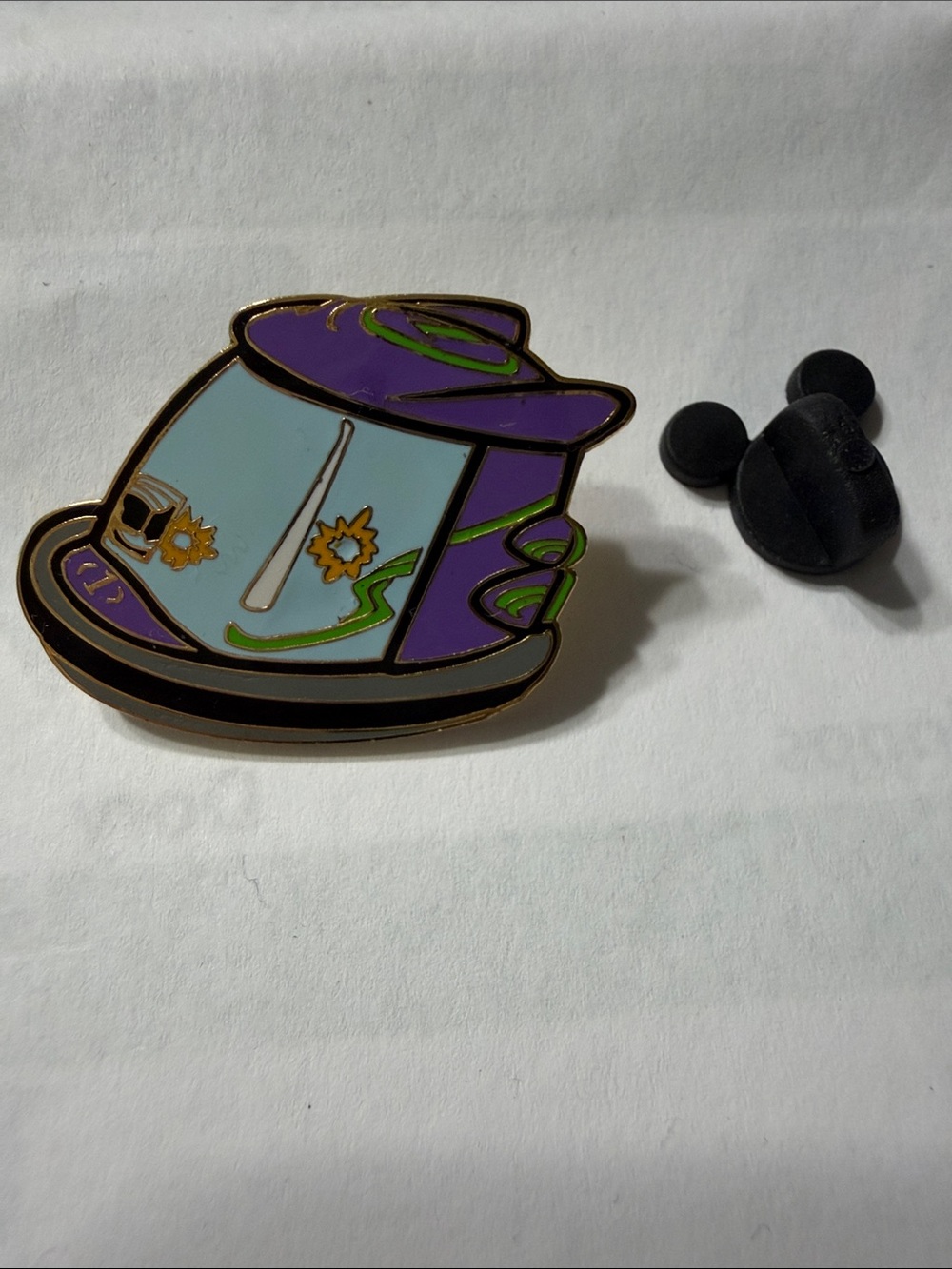 Disney buzz lightyear Disney quest pin year 1999